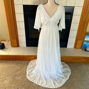 Vici x Caitlyn White Flowy Maxi Dress